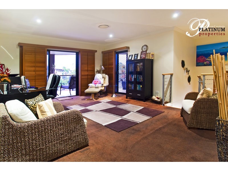 1/1 Oleander Avenue, Biggera Waters QLD 4216