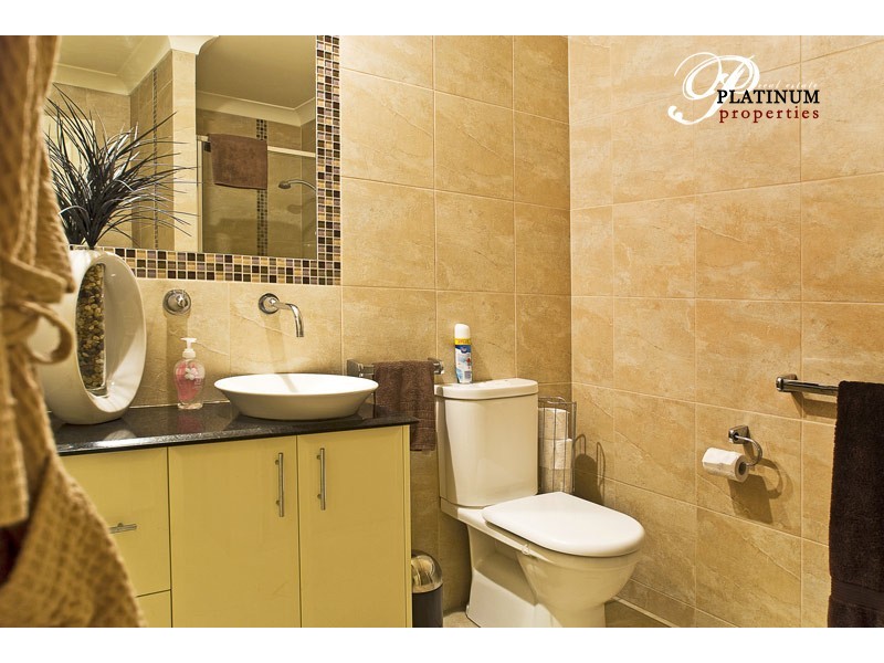 1/1 Oleander Avenue, Biggera Waters QLD 4216