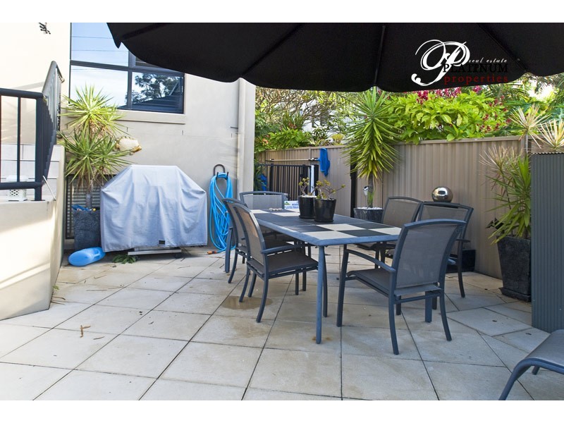 1/1 Oleander Avenue, Biggera Waters QLD 4216