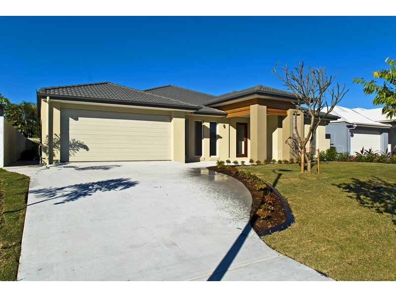 52 Rhodium Crescent, Hope Island QLD 4212
