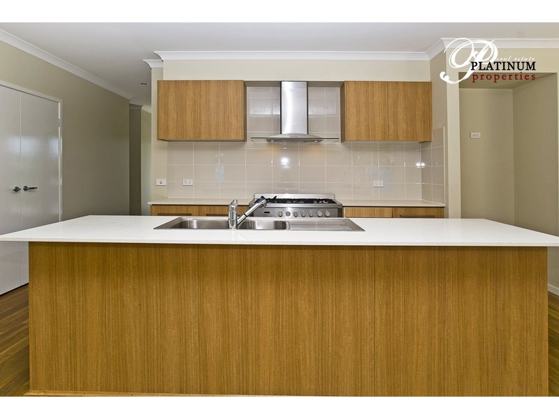 52 Rhodium Crescent, Hope Island QLD 4212