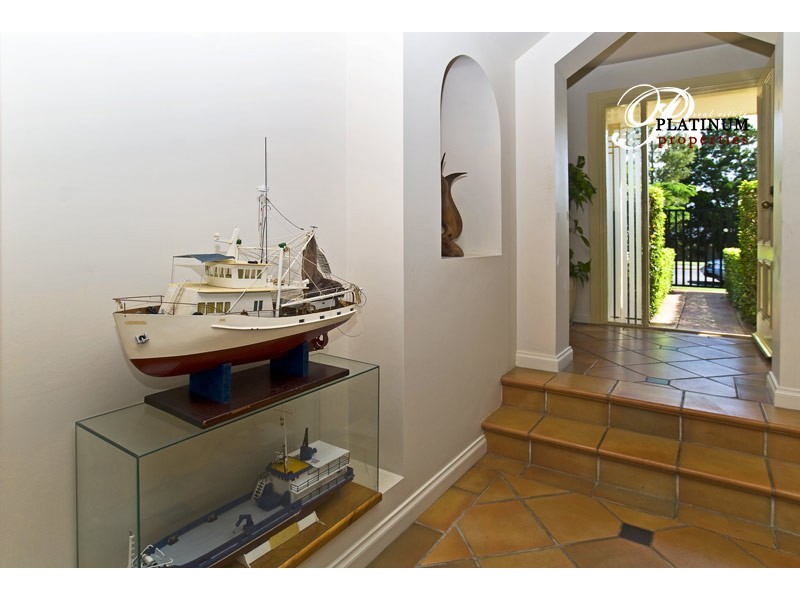 138 Paradise Parade, Paradise Point QLD 4216