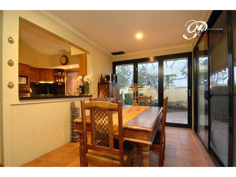138 Paradise Parade, Paradise Point QLD 4216