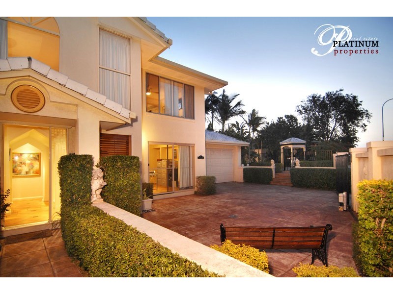 138 Paradise Parade, Paradise Point QLD 4216