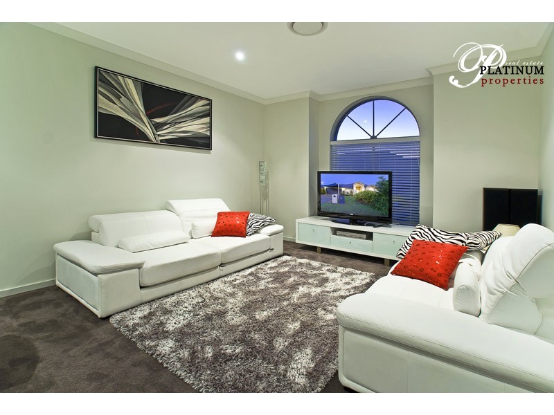 10 Lanier Close, Oxenford QLD 4210