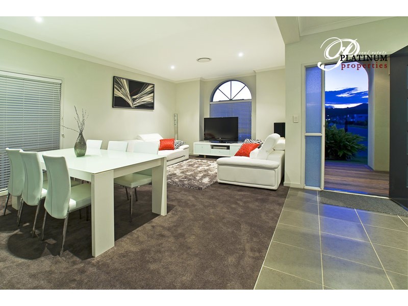 10 Lanier Close, Oxenford QLD 4210