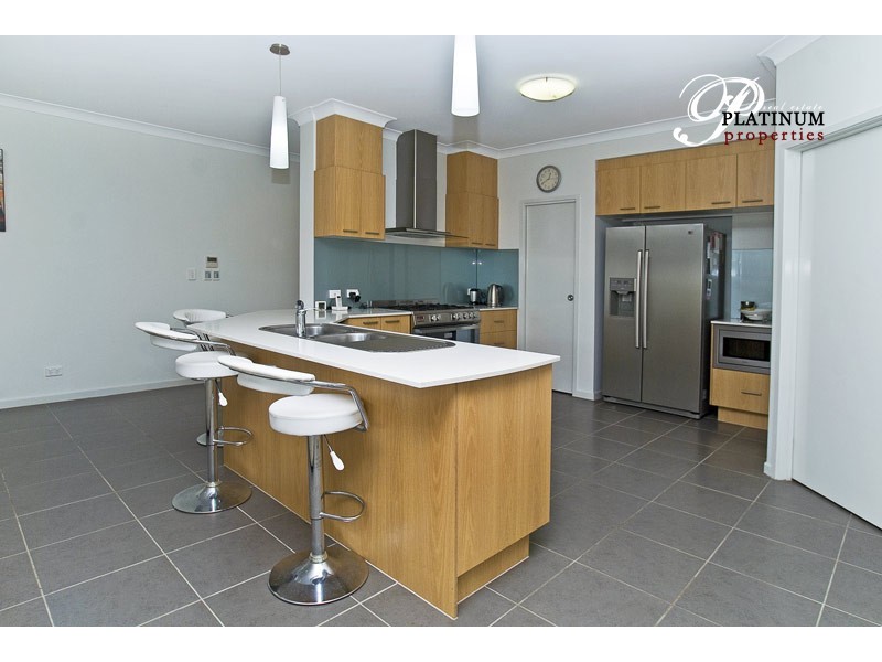 10 Lanier Close, Oxenford QLD 4210