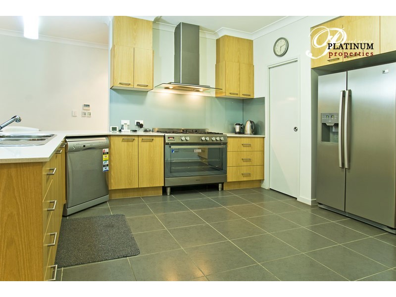 10 Lanier Close, Oxenford QLD 4210