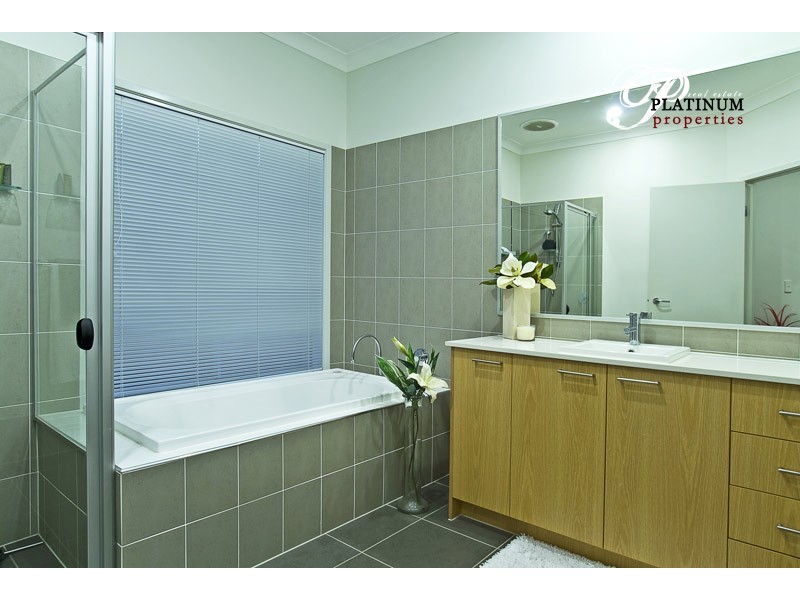 10 Lanier Close, Oxenford QLD 4210