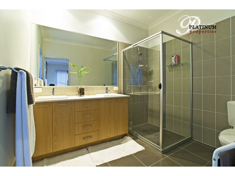 10 Lanier Close, Oxenford QLD 4210