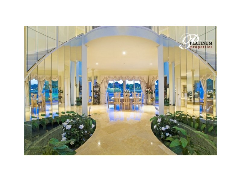 1137 Rosebank Way, Hope Island QLD 4212