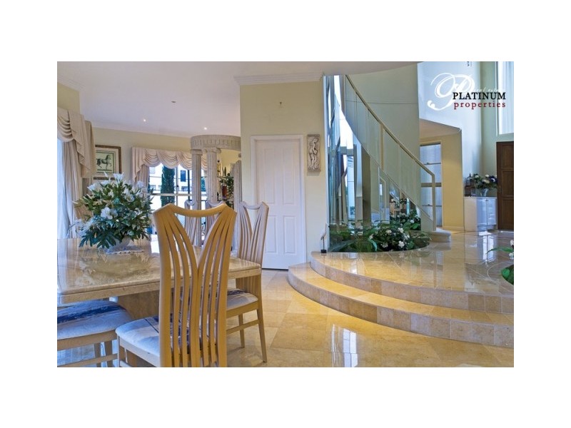 1137 Rosebank Way, Hope Island QLD 4212