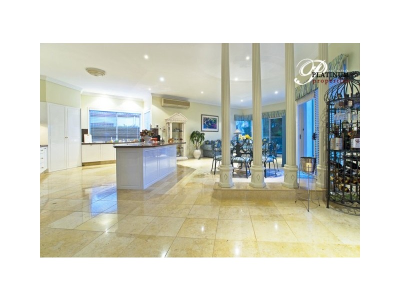 1137 Rosebank Way, Hope Island QLD 4212
