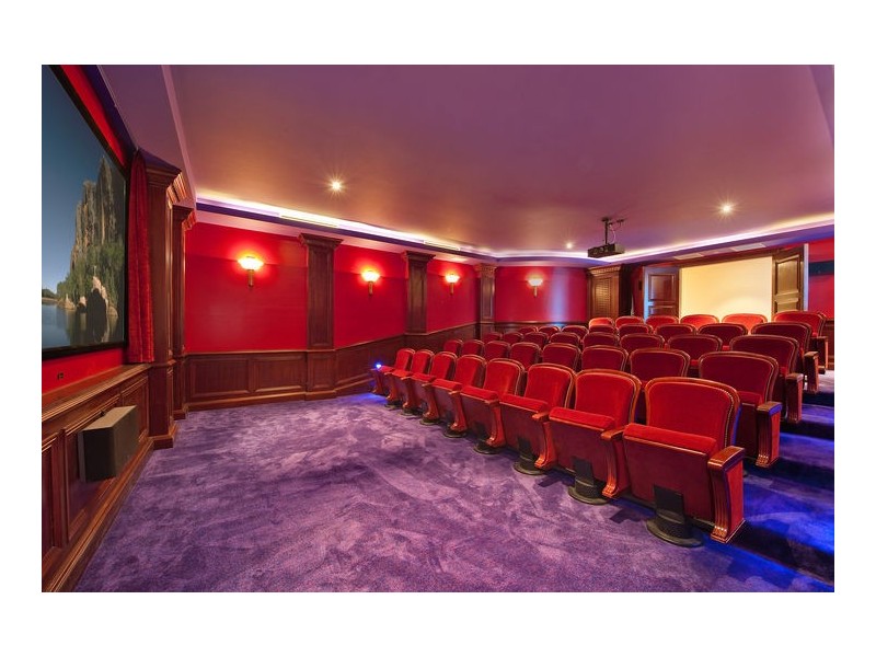 50 Knightsbridge Parade, Sovereign Islands QLD 4216