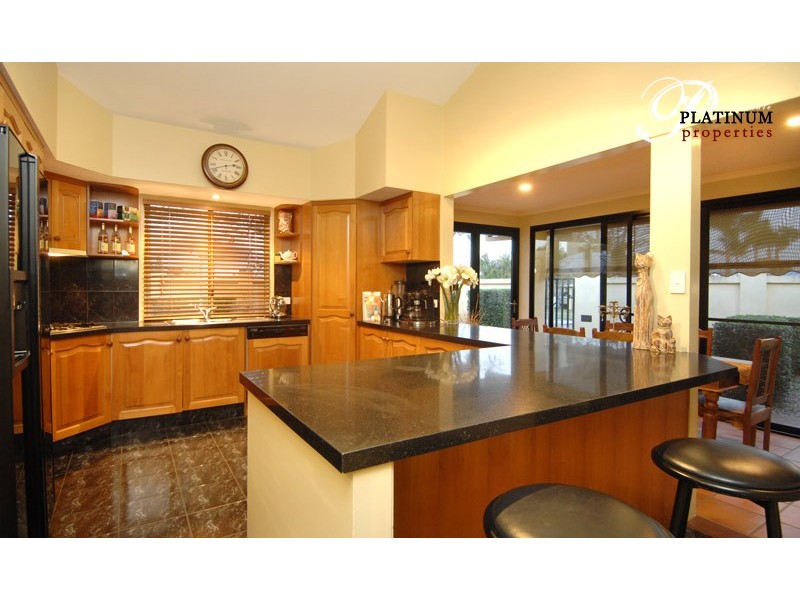 138 Paradise Parade, Paradise Point QLD 4216