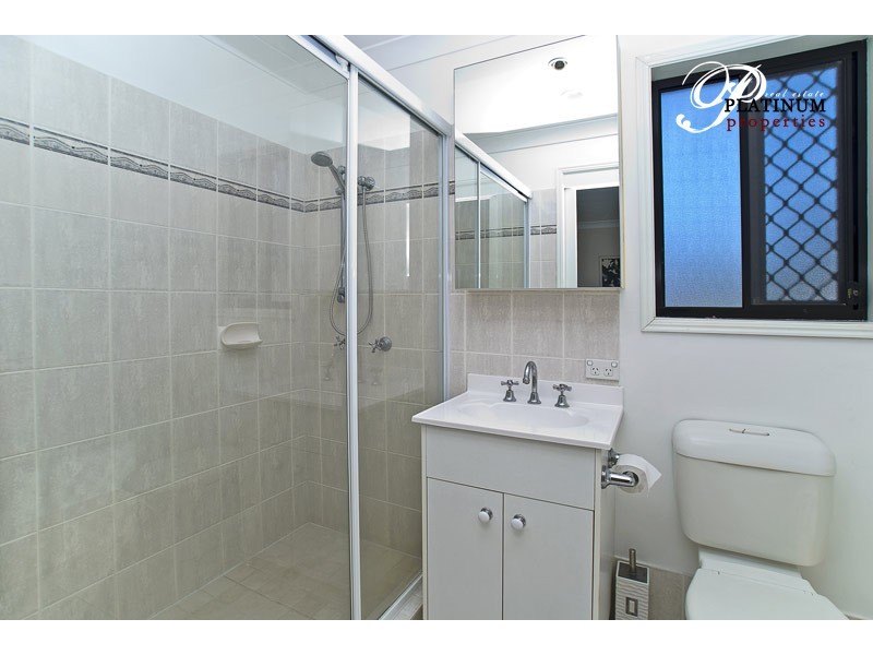 1/1 Marybeth Crescent, Molendinar QLD 4214