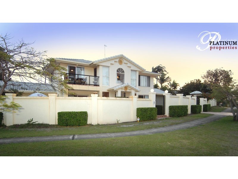 138 Paradise Parade, Paradise Point QLD 4216