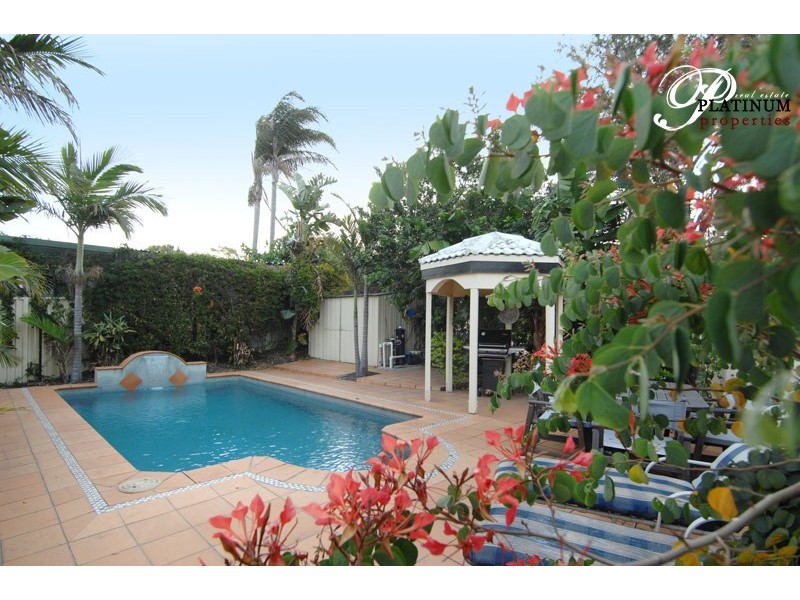 138 Paradise Parade, Paradise Point QLD 4216