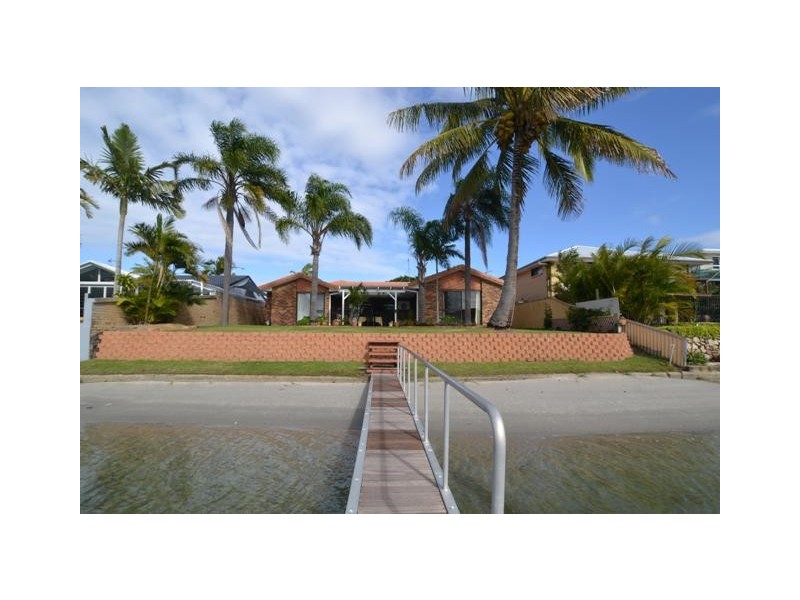 17 Oxley Drive, Paradise Point QLD 4216