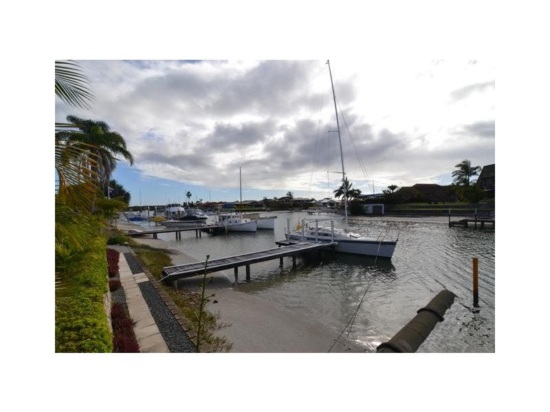 17 Oxley Drive, Paradise Point QLD 4216