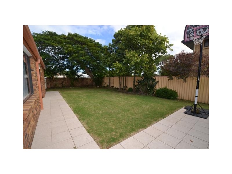 17 Oxley Drive, Paradise Point QLD 4216