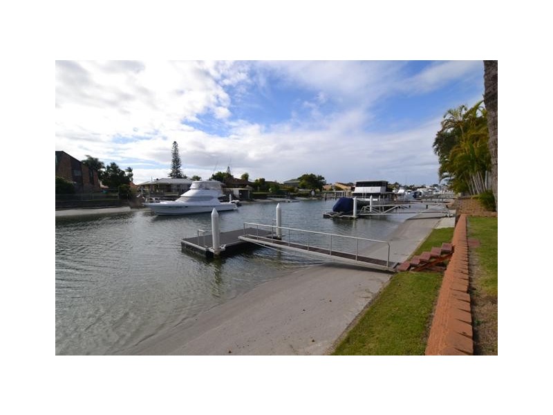17 Oxley Drive, Paradise Point QLD 4216