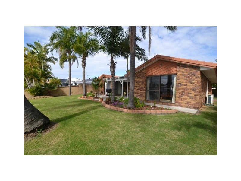 17 Oxley Drive, Paradise Point QLD 4216