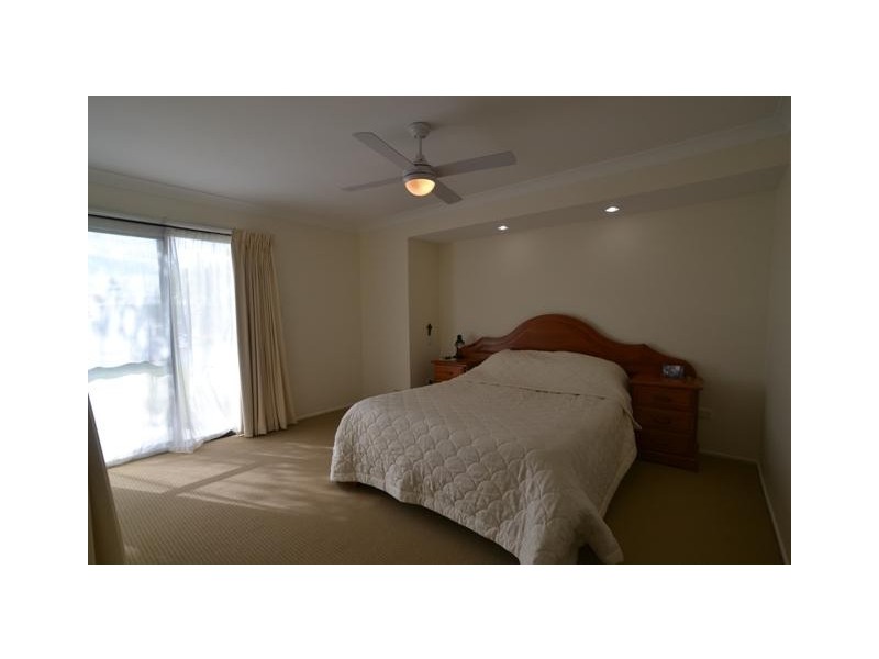 17 Oxley Drive, Paradise Point QLD 4216