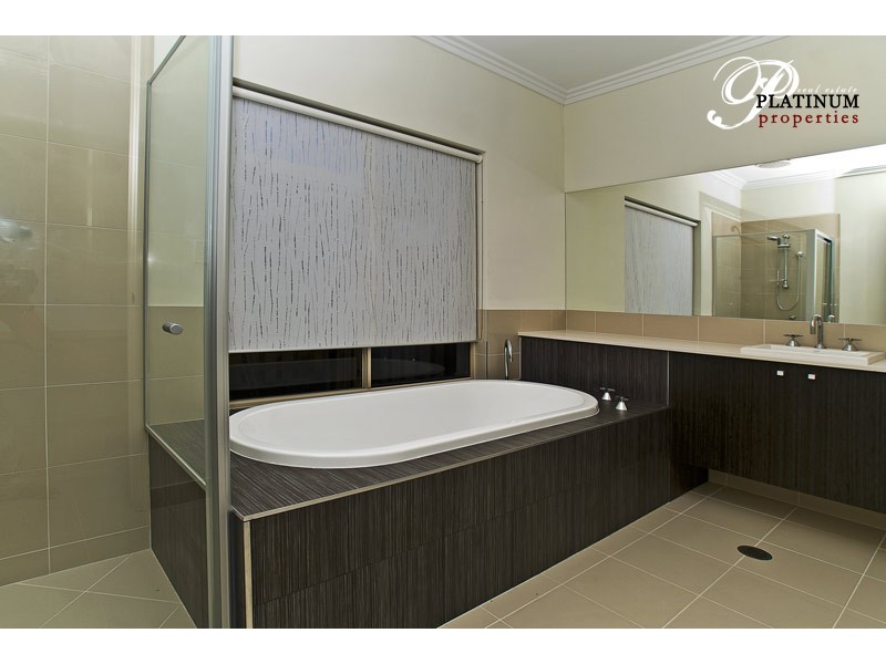 10 Hans Street, Upper Coomera QLD 4209