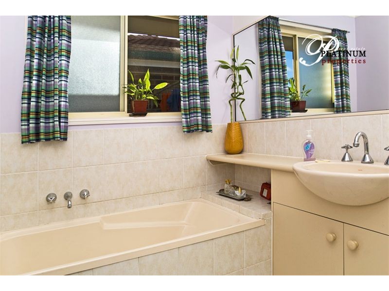 4/423 Oxley Drive, Runaway Bay QLD 4216