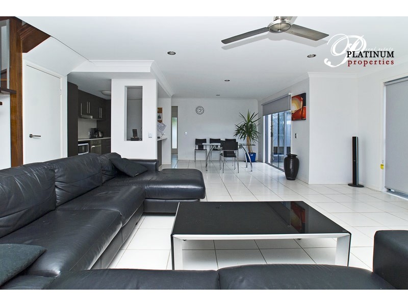 3 Valencia Boulevard, Burleigh Waters QLD 4220