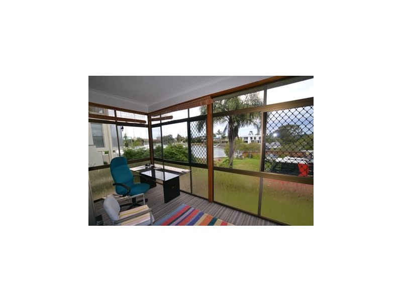 14 Ray Street, Runaway Bay QLD 4216