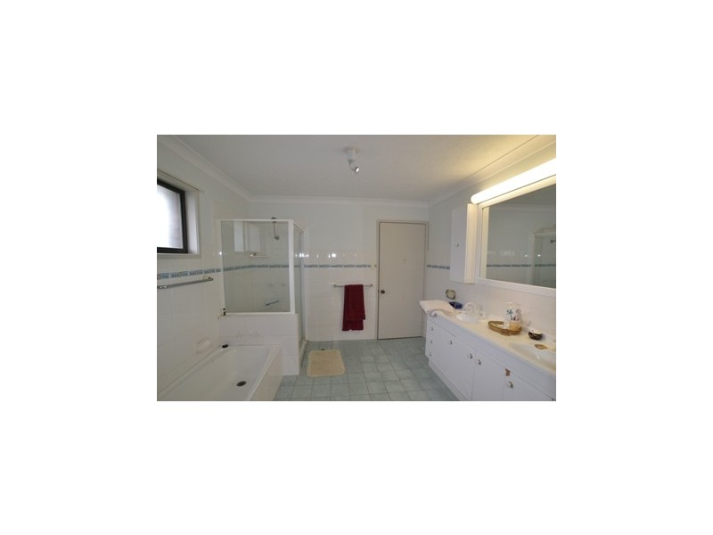 14 Ray Street, Runaway Bay QLD 4216