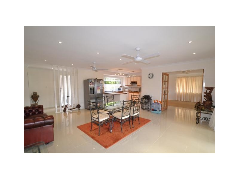 17 Oxley Drive, Paradise Point QLD 4216