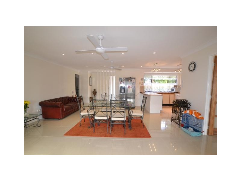 17 Oxley Drive, Paradise Point QLD 4216
