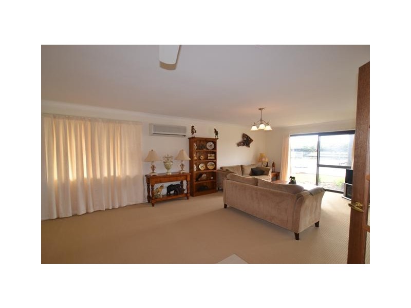 17 Oxley Drive, Paradise Point QLD 4216