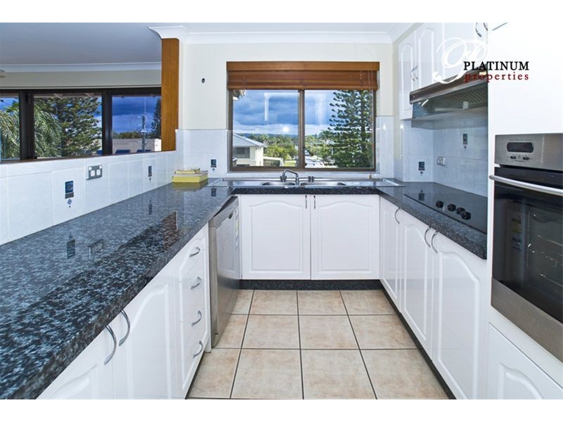 19/9 Bayview Street, Runaway Bay QLD 4216