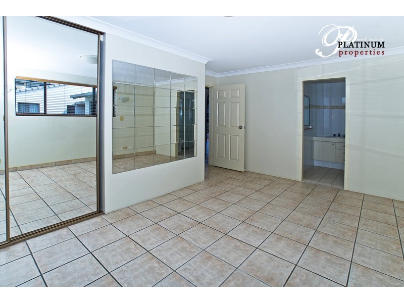 19/9 Bayview Street, Runaway Bay QLD 4216