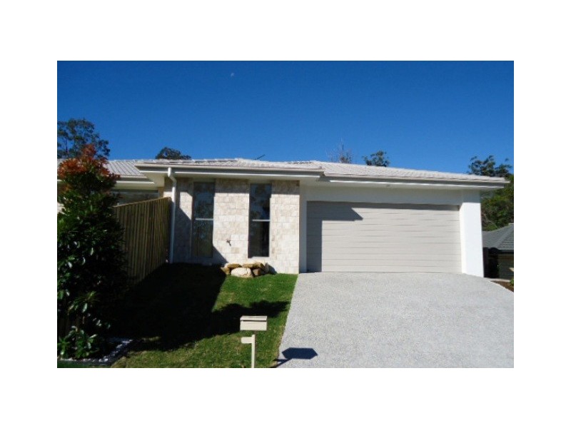 1 & 2/2 Portimao Court, Oxenford QLD 4210