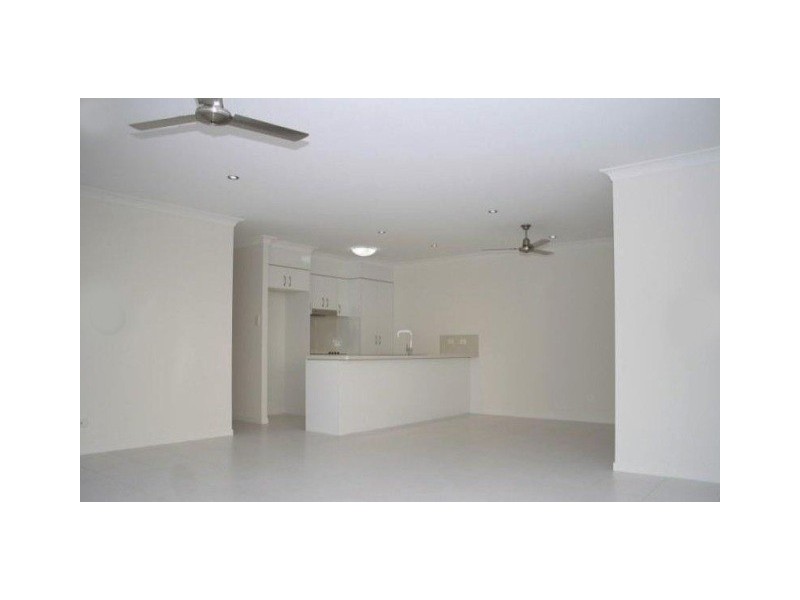 1 & 2/2 Portimao Court, Oxenford QLD 4210