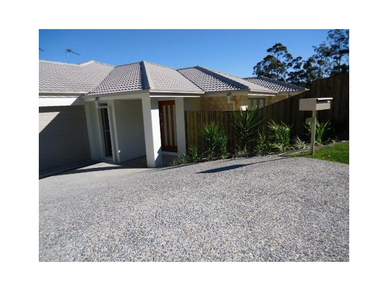 1 & 2/2 Portimao Court, Oxenford QLD 4210