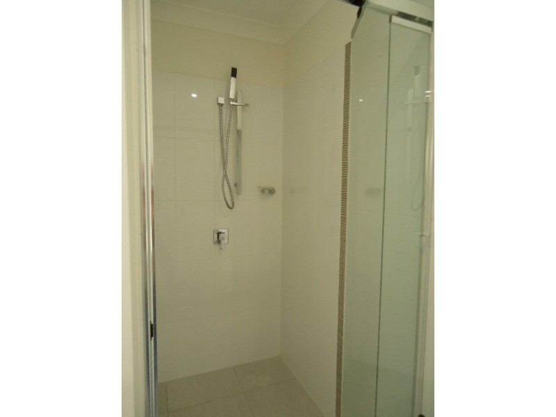 1 & 2/2 Portimao Court, Oxenford QLD 4210