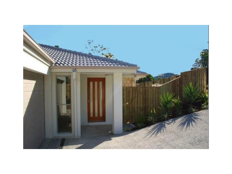 1 & 2/2 Portimao Court, Oxenford QLD 4210