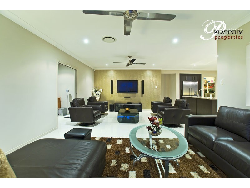 21 Viewridge Way, Molendinar QLD 4214