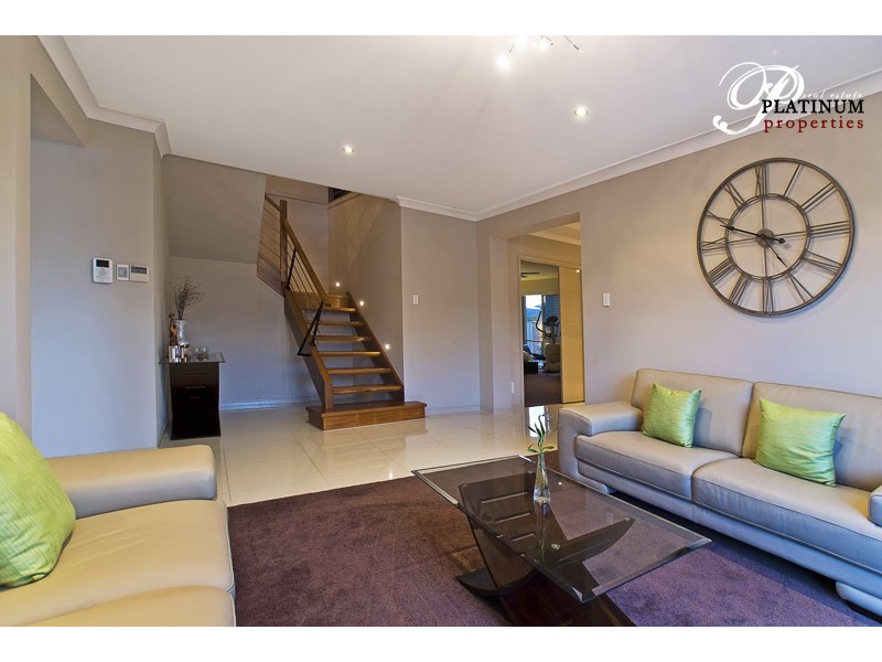 21 Viewridge Way, Molendinar QLD 4214