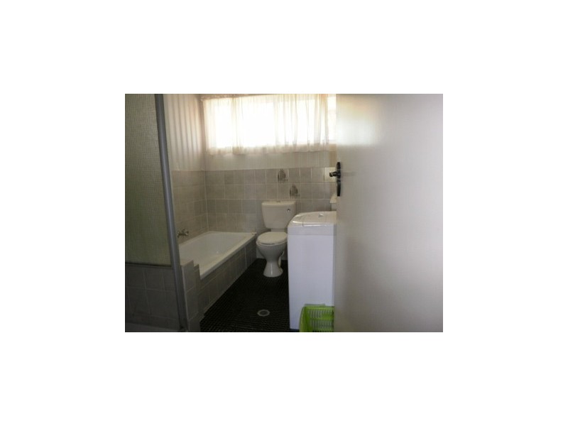 17 Cotlew Street, Southport QLD 4215