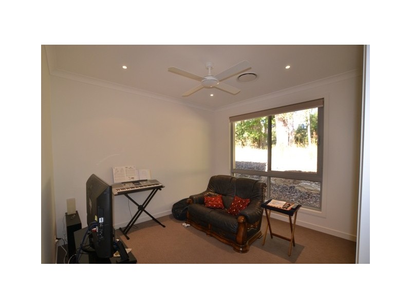 39 Monarch Place, Mons QLD 4556