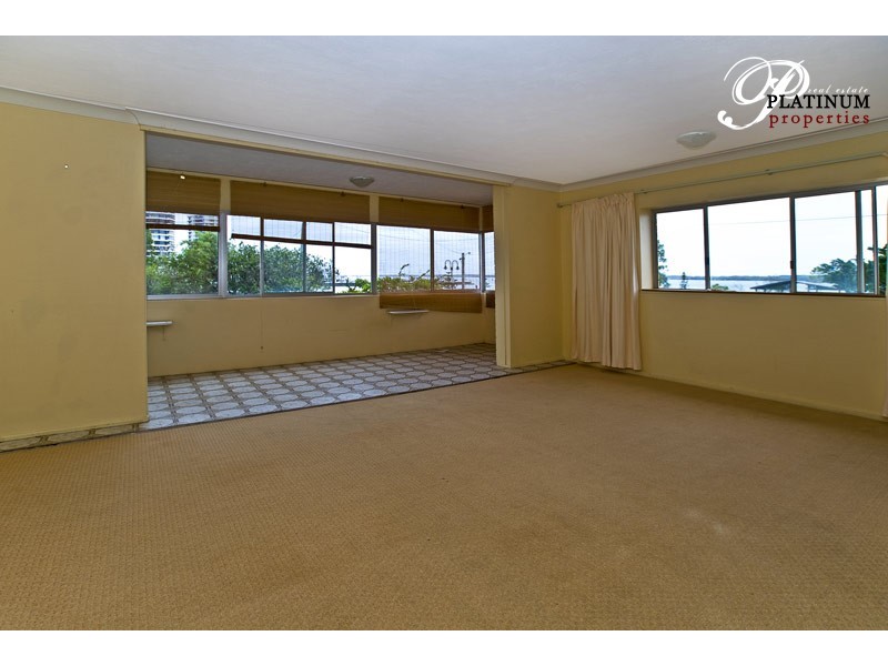 1/554 Marine Parade, Biggera Waters QLD 4216