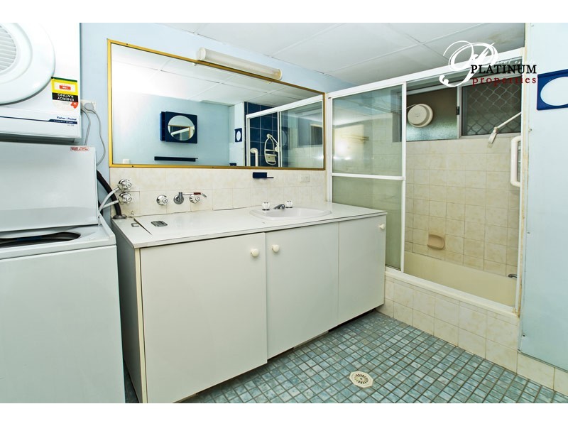 1/554 Marine Parade, Biggera Waters QLD 4216