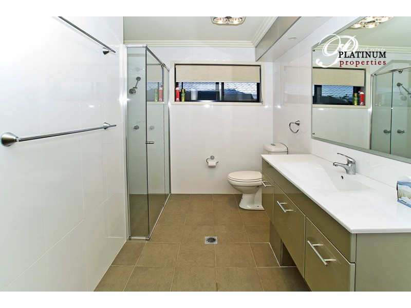 57 Oxley Drive, Paradise Point QLD 4216